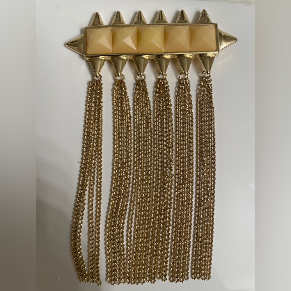 Elegant Gold and Cream Brooch